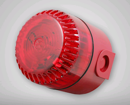 Flitser 24Vdc/10CD Solex lens rood verhoogde sokkel. IP65